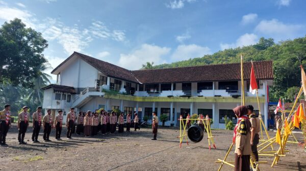 Foto : Ambalan Bayu Sutra Nalamaya dan Dewi Balebat Sari Pangkalan SMK Al-Ikhsan Pamarican Gelar Persami