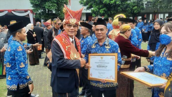 Jaja Sukmana Peringkat 1 Lomba Penyuluh Berprestasi Tingkat Provinsi Jawa Barat